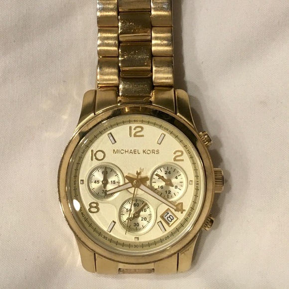 Michael Kors Women's Runway Gold-Tone Watch MK5055 - Picture 3 of 8